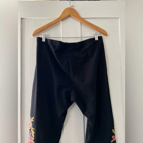 Johnny Was Black Floral Leggings - Picture 6 of 12
